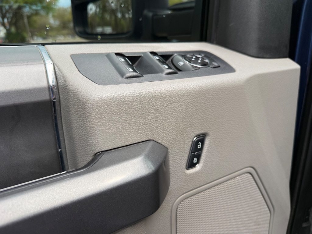 2015 Ford F-150 XLT - Photo 11