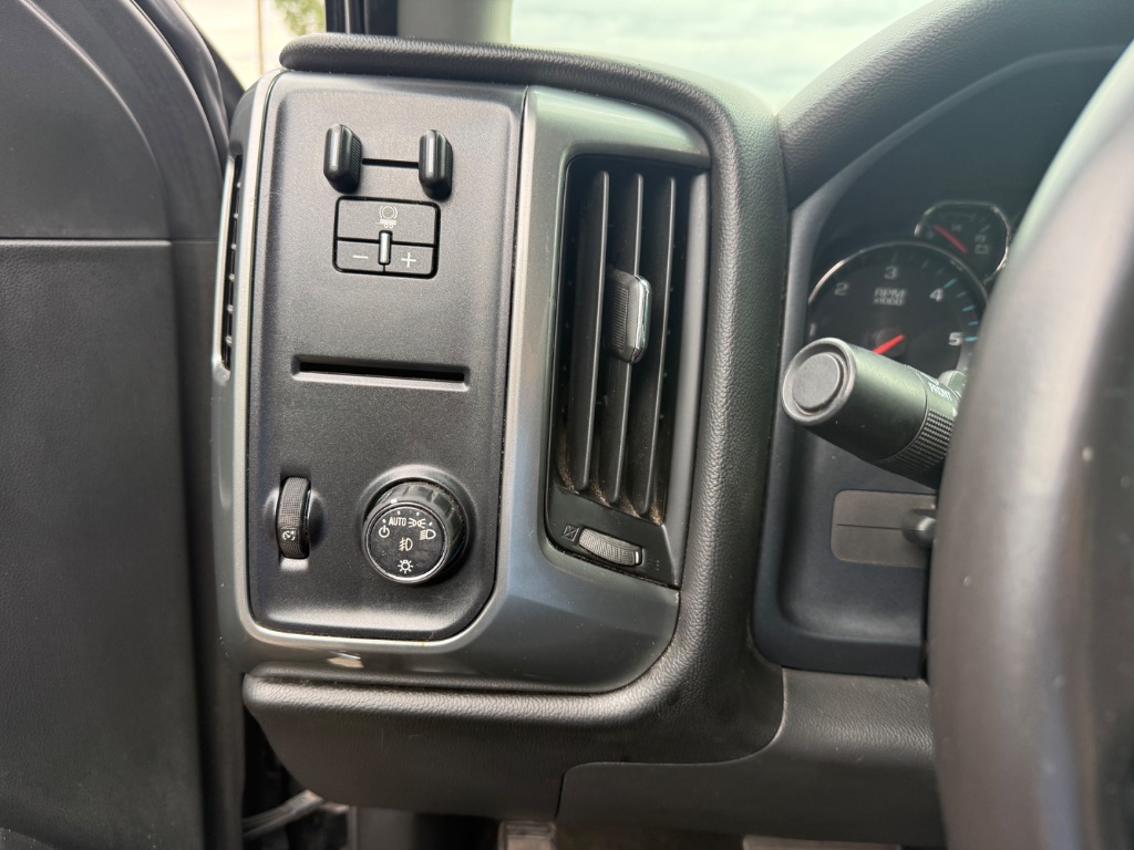 2018 Chevrolet Silverado 1500 LT - Photo 16