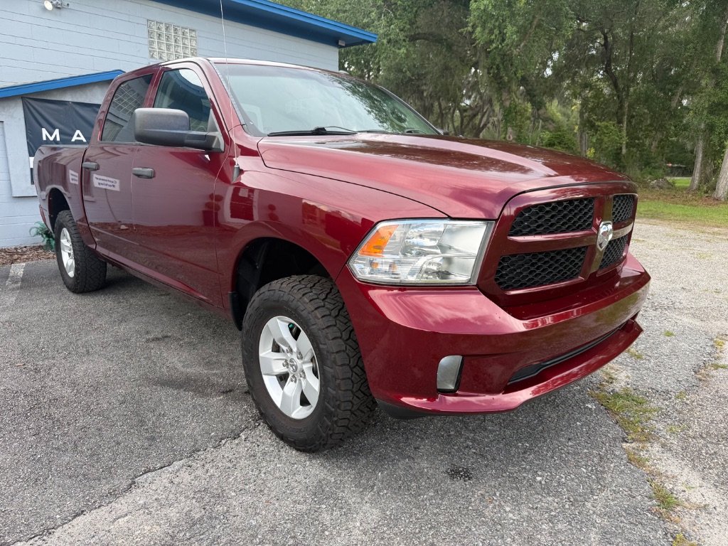 2017 RAM 1500 Express 4x4 Crew Cab 5'7's photo