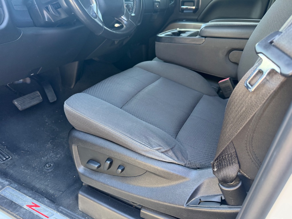 2018 Chevrolet Silverado 1500 LT Z71 - Photo 12