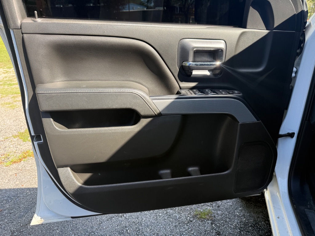 2018 Chevrolet Silverado 1500 LT Z71 - Photo 10